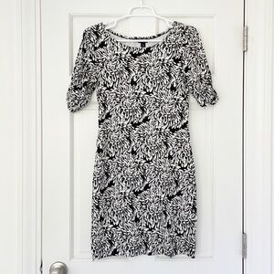 BANANA REPUBLIC dress size XS black white floral shortsleeve